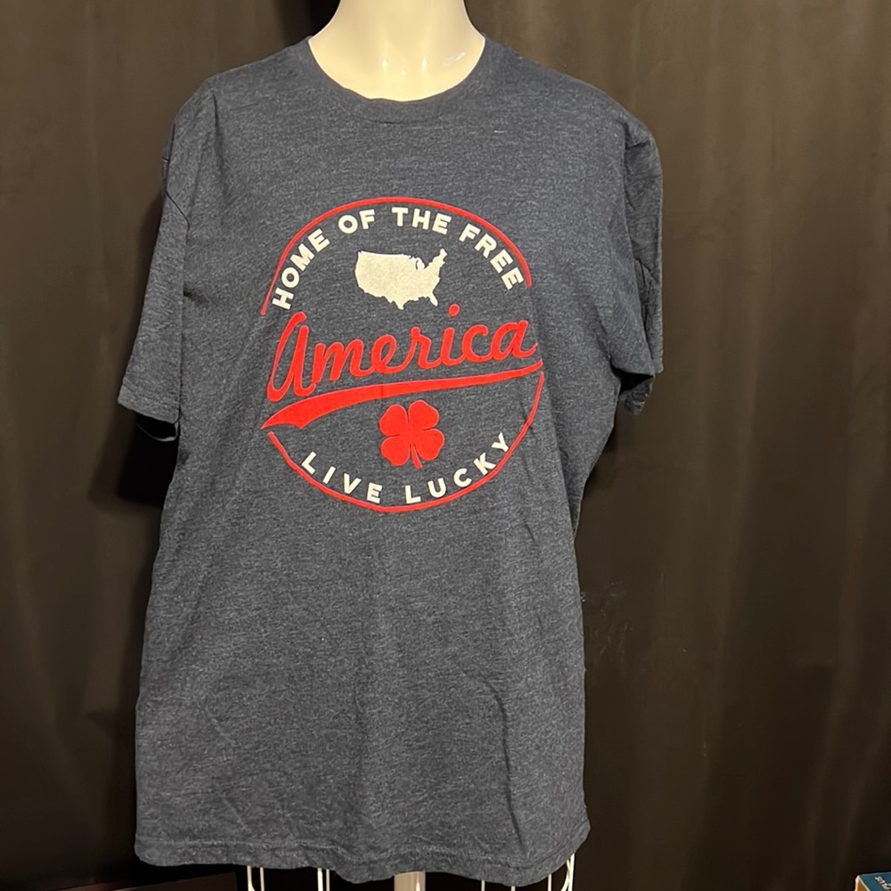 Black Clover Home of the Free T-Shirt Size Large